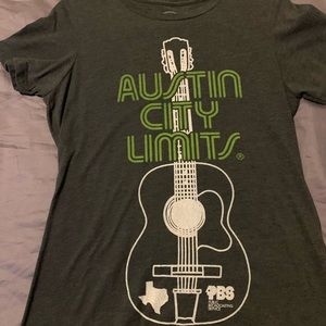 ACL tee size XL
